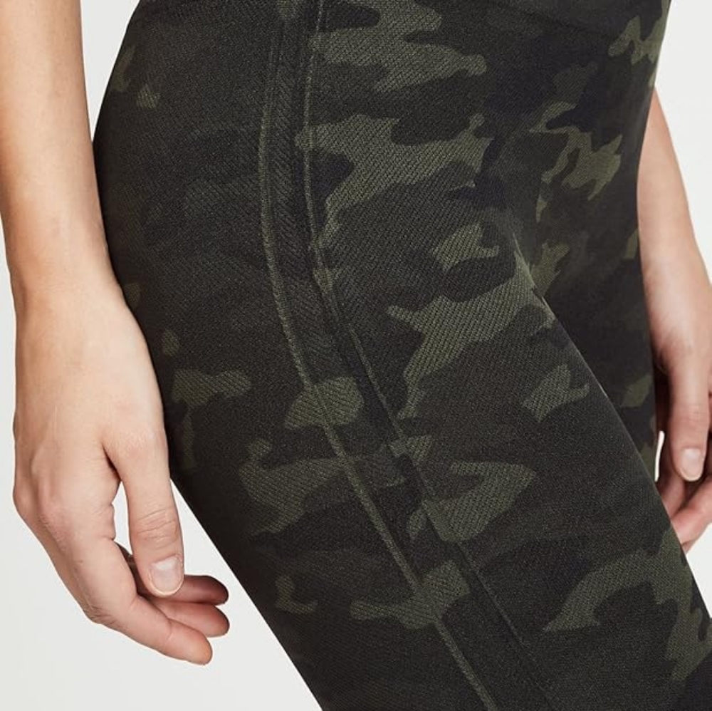SPANX Seamless Leggings Green Camo Women's size XL - Picture 4 of 10